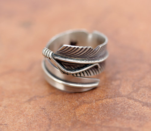 Navajo Silver Wrap Around Feather Ring Size 8_10